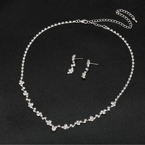 Necklace and earring set